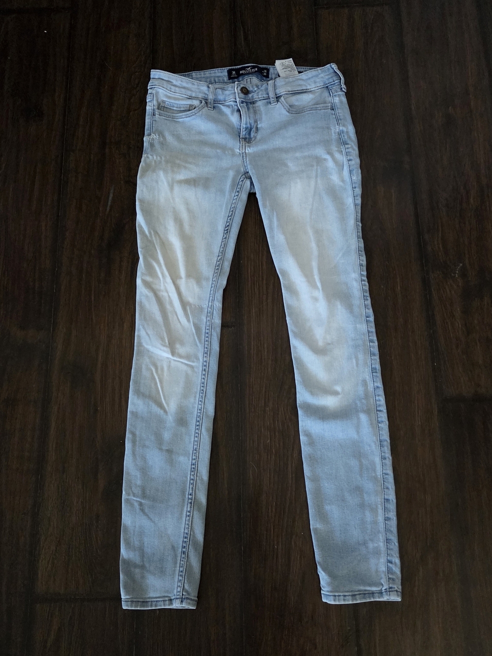 Hollister Women's Low Rise Light Wash Skinny Jeans